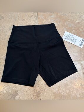 Lululemon women’s Align HR Short 6"- NWT